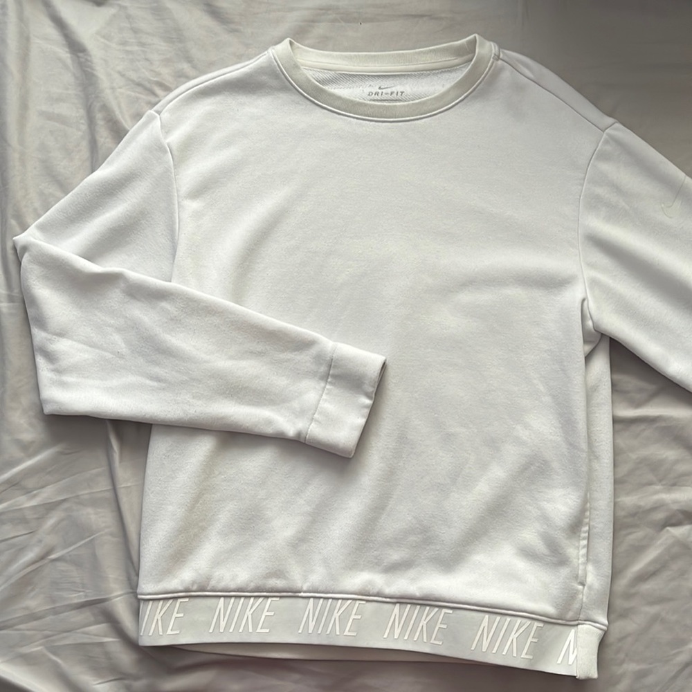 WHITE NIKE SWEATER